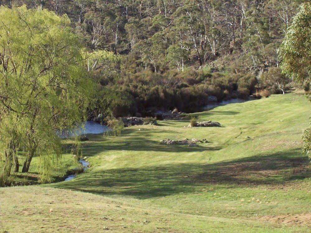 Mowamba River Lodge Jindabyne Exterior photo